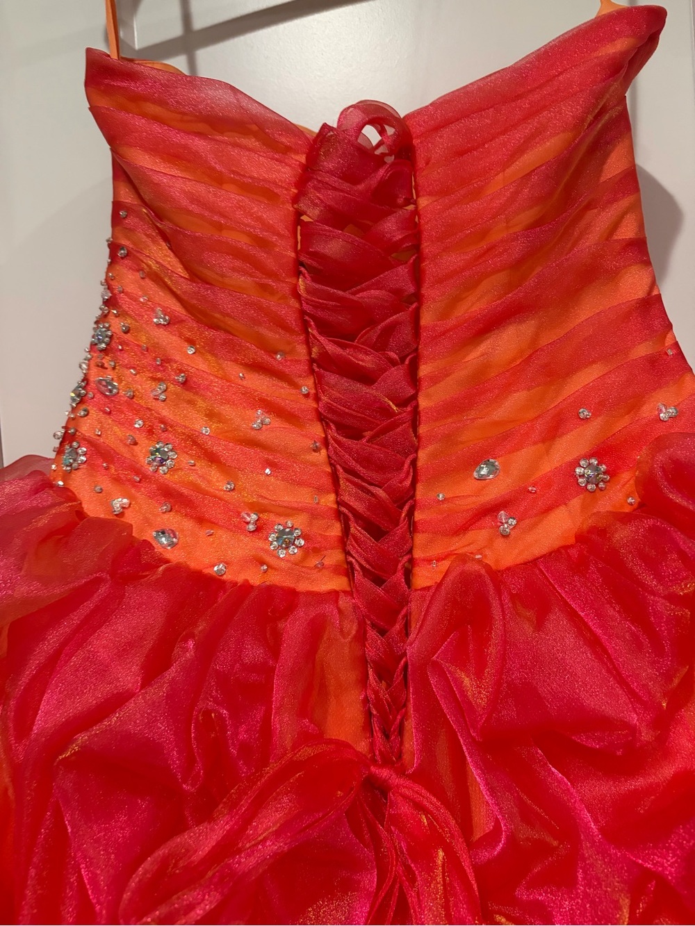 Formal dress - Picture 4 of 6